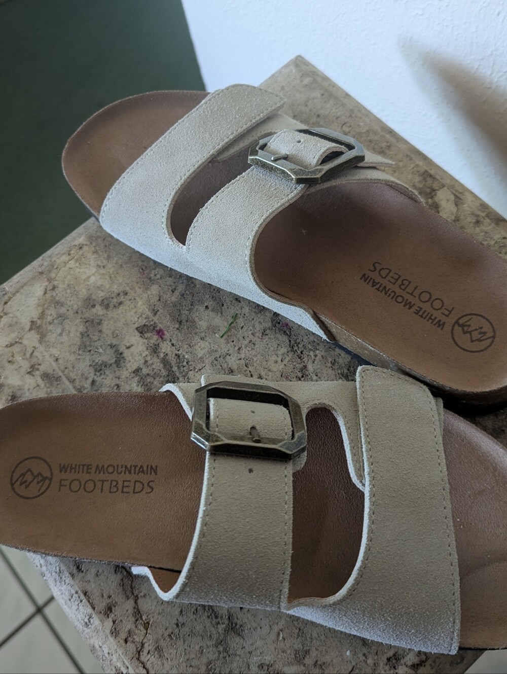 White mountain "Hayloft" Sandals.